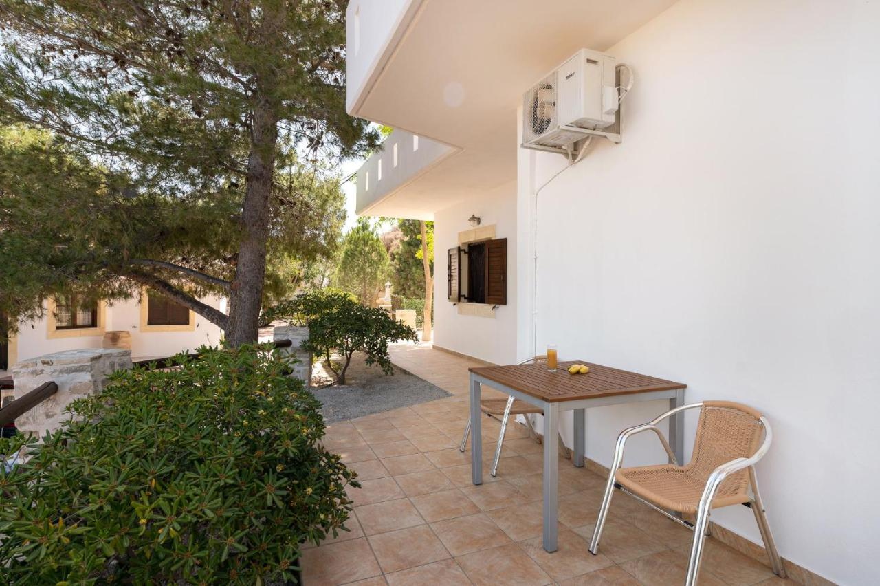 Villas Alexandros Kalamaki  Dış mekan fotoğraf